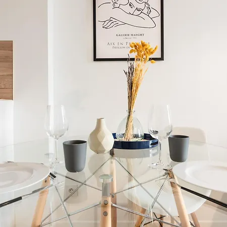 Appartamento Elegant Studio For 2 - Very Close To Huge Parc Parigi