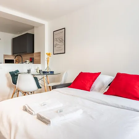 Elegant Studio For 2 - Very Close To Huge Parc Parigi